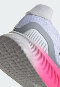 adidas Performance RUNFALCON 5 - Chaussures de running sur route - cloud white   aurora met core black