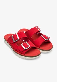 Camper Mules - red