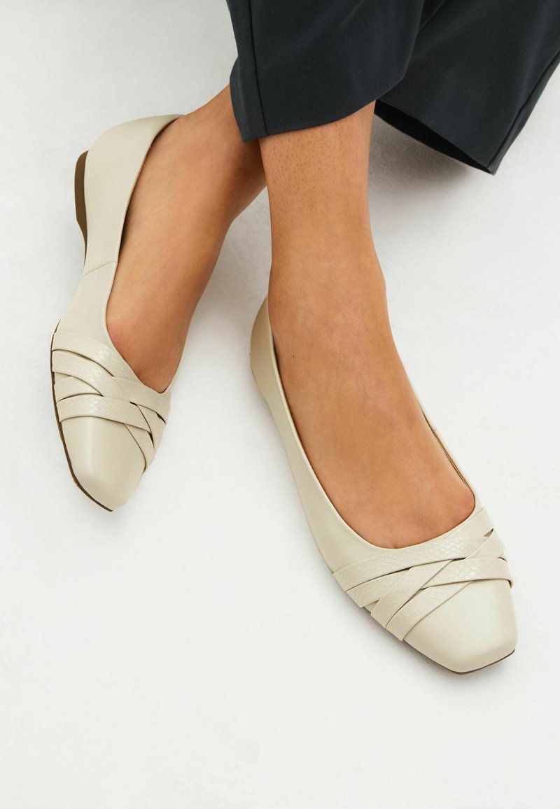 Next FOREVER COMFORTÂ® LEATHER SQUARE TOE BALLERINA SHOES - Balerinke - bone