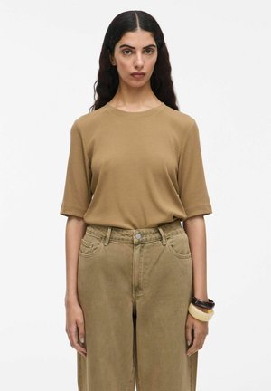 Camiseta básica - petrified oak
