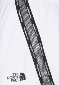 The North Face Shorts - white