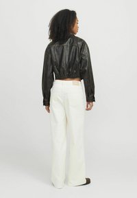 JJXX Kunstnahast jakk - black