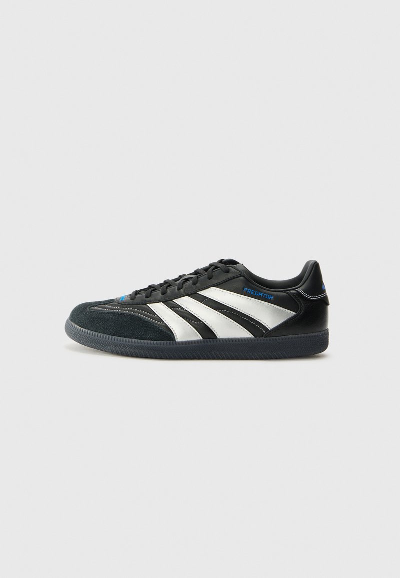 adidas Performance PREDATOR FREESTYLE JUDE INDOOR FOOTBALL SHOES - Ghete de fotbal de sală - core black/silver-coloured/glory blue