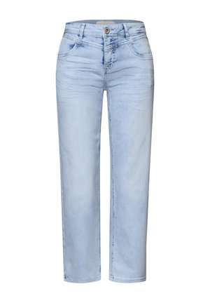 Jean en denim bleu clair à jambes droites avec fermeture par bouton et fermeture éclair, poches avant, et détails subtils de décoloration sur les cuisses.