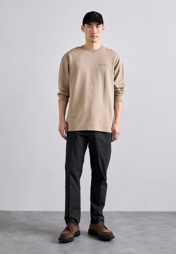 LOGO TEE - Long sleeved top4