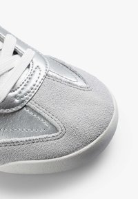 Scalpers Sneakers basse - silver