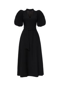 Czarna sukienka z bufiastymi krótkimi rękawami, dekoltem w kształcie litery V i paskiem w talii. Ma dopasowaną górę i rozkloszowany dół. Zamek błyskawiczny z tyłu.