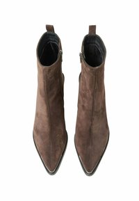 NEWD. - Botki na obcasie