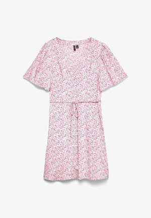 Rochie roz cu mâneci scurte, model floral mic, decolteu rotund și cordon reglabil în talie, afișată aplatizată pe fundal alb.