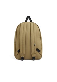 Zaino in tessuto khaki con spallacci imbottiti, una maniglia superiore e tasche laterali. Texture liscia con una forma semplice e arrotondata.