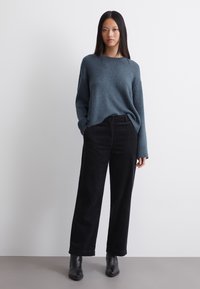 Marc O'Polo PANTS STRAIGHT LEG CROPPED LENGTH WELT POCKET - Auduma bikses - deep blue sea