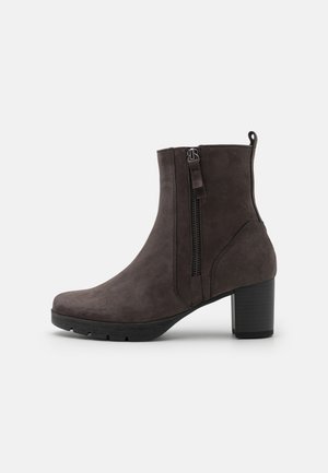 Classic ankle boots - pepper