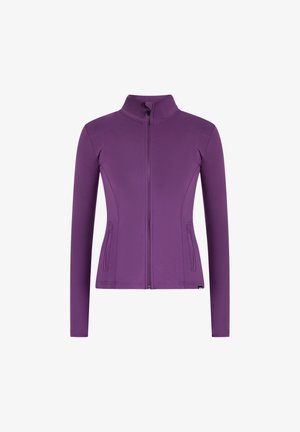 Chaqueta morada de cremallera completa con cuello alto, mangas largas y bolsillos laterales, que presenta una textura suave y un diseño ajustado.