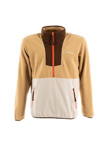 Chaqueta de forro polar en beige y crema, con un cuello marrón y cremallera con acentos naranjas. Incluye bolsillos laterales con cierres de cremallera.
