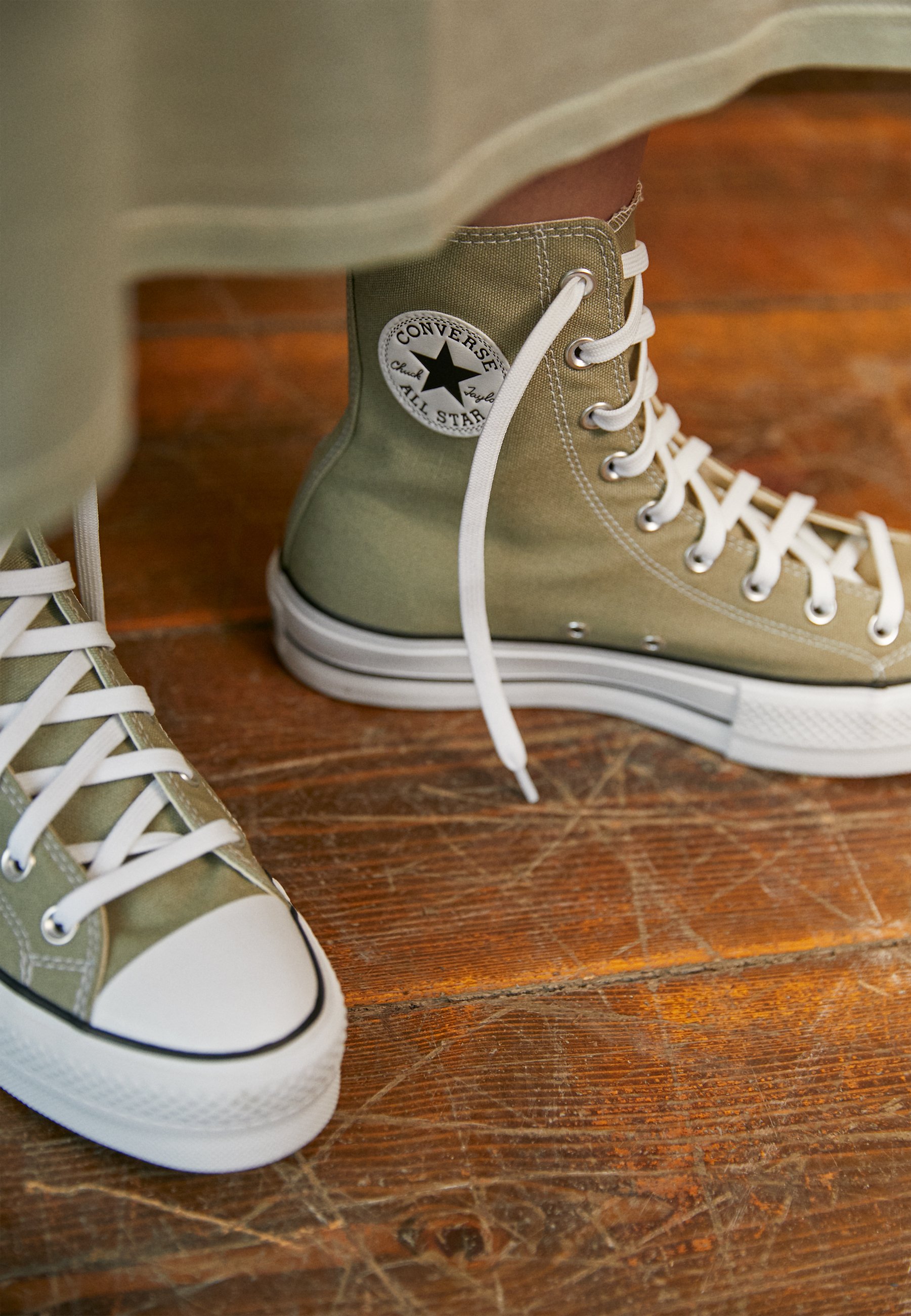 converse all star light