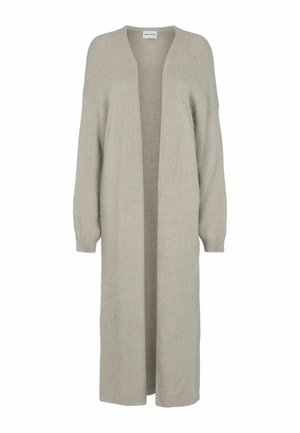 Long cardigan en maille gris clair ouvert sur le devant, avec manches longues et poignets côtelés, présenté sur fond blanc.