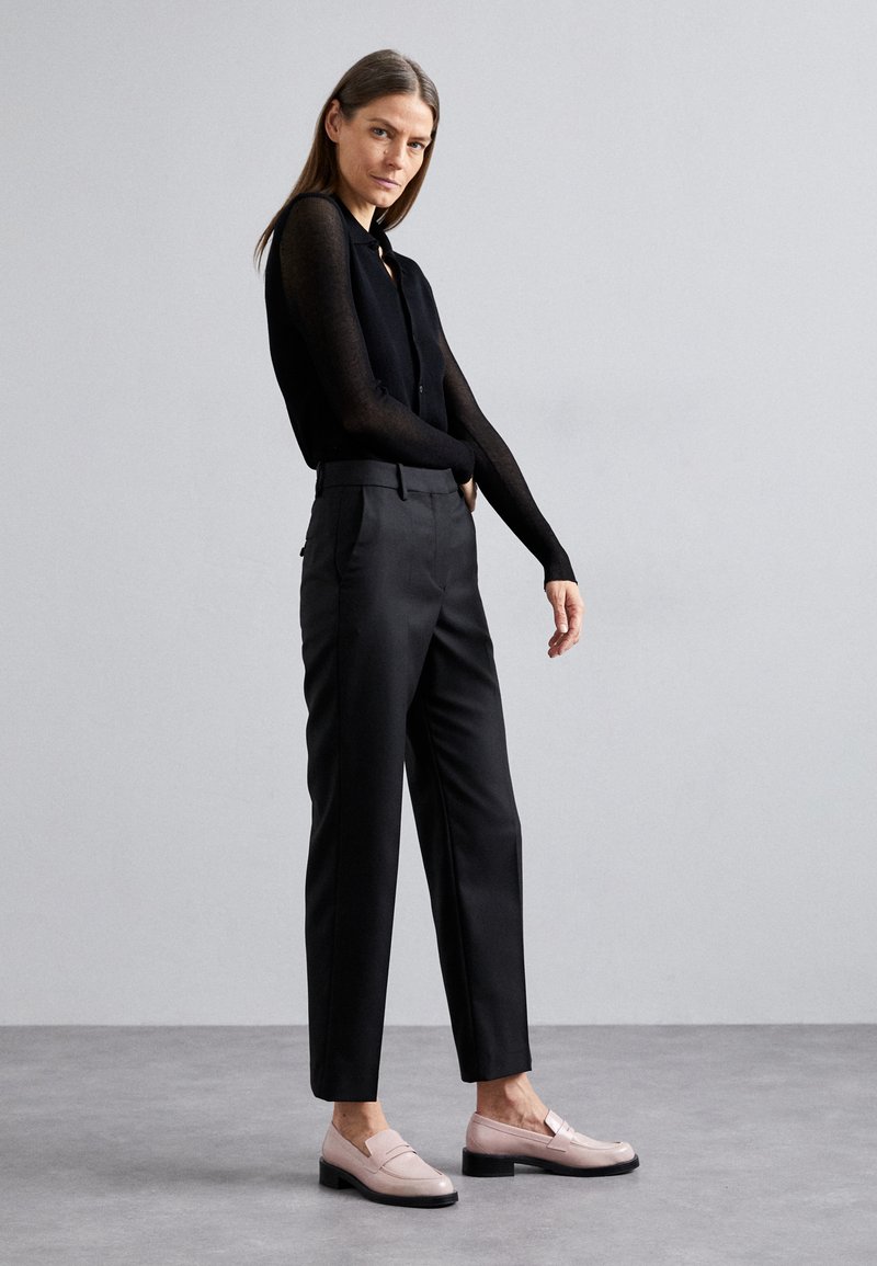 Stuart Weitzman - PALMER BOLD LOAFER - Chaussons - ballet, Agrandir