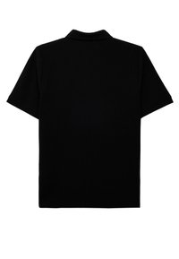 Sort kortærmet polo-shirt med ribbet tekstur, klassisk krave og afslappet pasform, uden synlige udsmykninger eller mønstre.