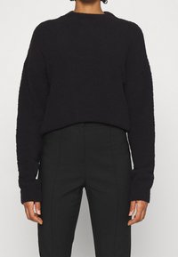 NA-KD Strickpullover - black