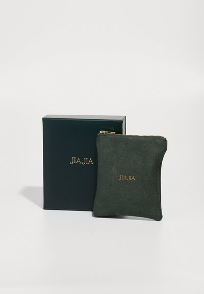 Pääkuva 3, Suurenna