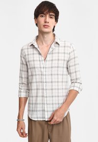 CASUAL WALKER - Camisa - beige