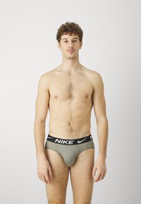 Nike Underwear HIP BRIEF 3 PACK - Slip - blue/red/grey