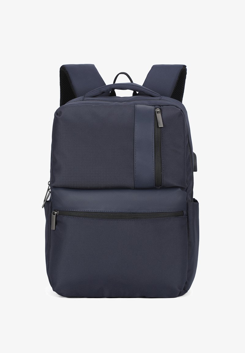 Zaino blu navy con numerosi scomparti con zip, spallacci imbottiti e manico superiore per il trasporto, mostrato su uno sfondo bianco.