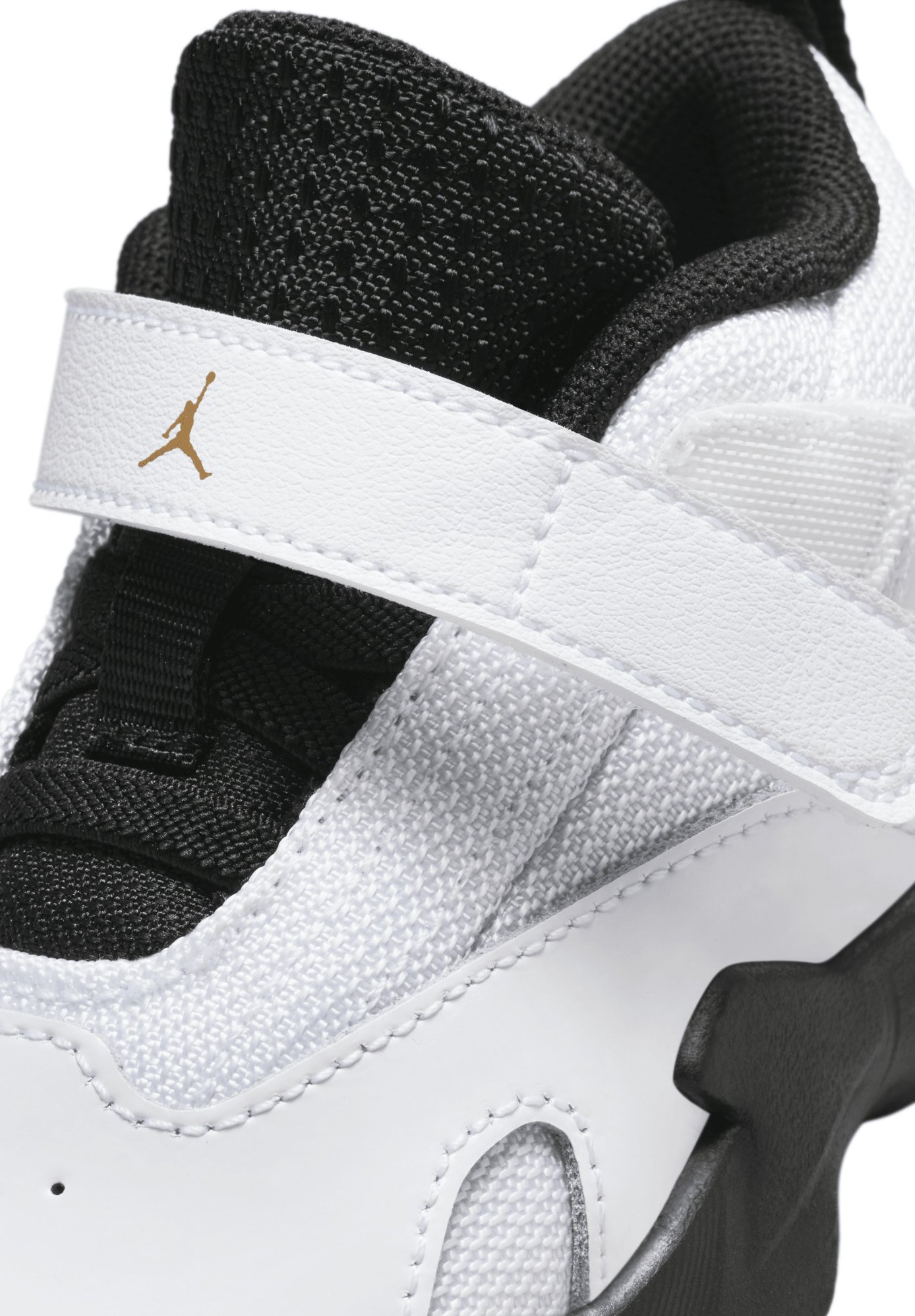 NIKE JORDAN MAX AURA 6 WHT/M GOLD 国内発送 Amazon | [ナイキ] ジョーダン マックス オーラ 6 JORDAN MAX