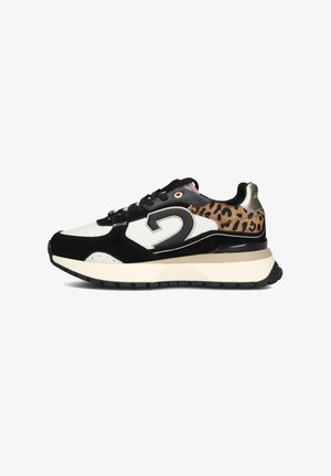 Zwart-witte sneaker met een luipaardprint accent, van suede en leren materialen, een gewatteerde kraag en een gestructureerde zwarte rubberen zool.