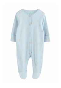 Jasnoniebieski niemowlęcy kombinezon z miękkiej tkaniny, ozdobiony wzorem małych beżowych misiów, z długimi rękawami i nogawkami zakrywającymi stópki.