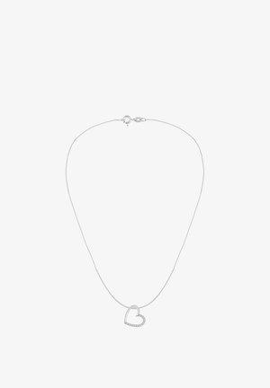 Sølvkæde med hjerteformet vedhæng, dekoreret med små klare sten langs kanterne. Minimalistisk design, glat tekstur.