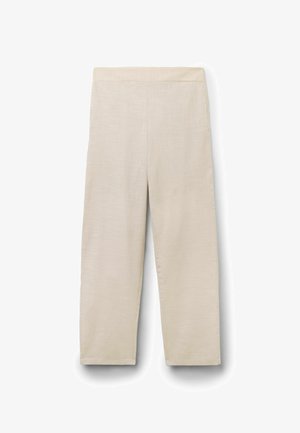 Beige wijde broek met een hoge tailleband, gemaakt van een lichte stof, plat uitgespreid tegen een witte achtergrond.