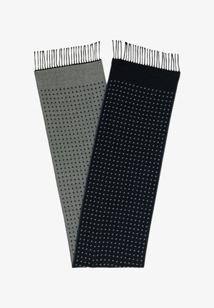 Due sciarpe: una grigia con piccoli puntini neri, l'altra blu navy con puntini simili. Entrambe presentano frange alle estremità e una texture liscia.