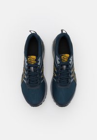 ASICS Maastojuoksukengät - blue