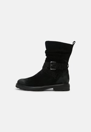 Platform ankle boots - black