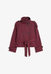 Ei valittu, dark red