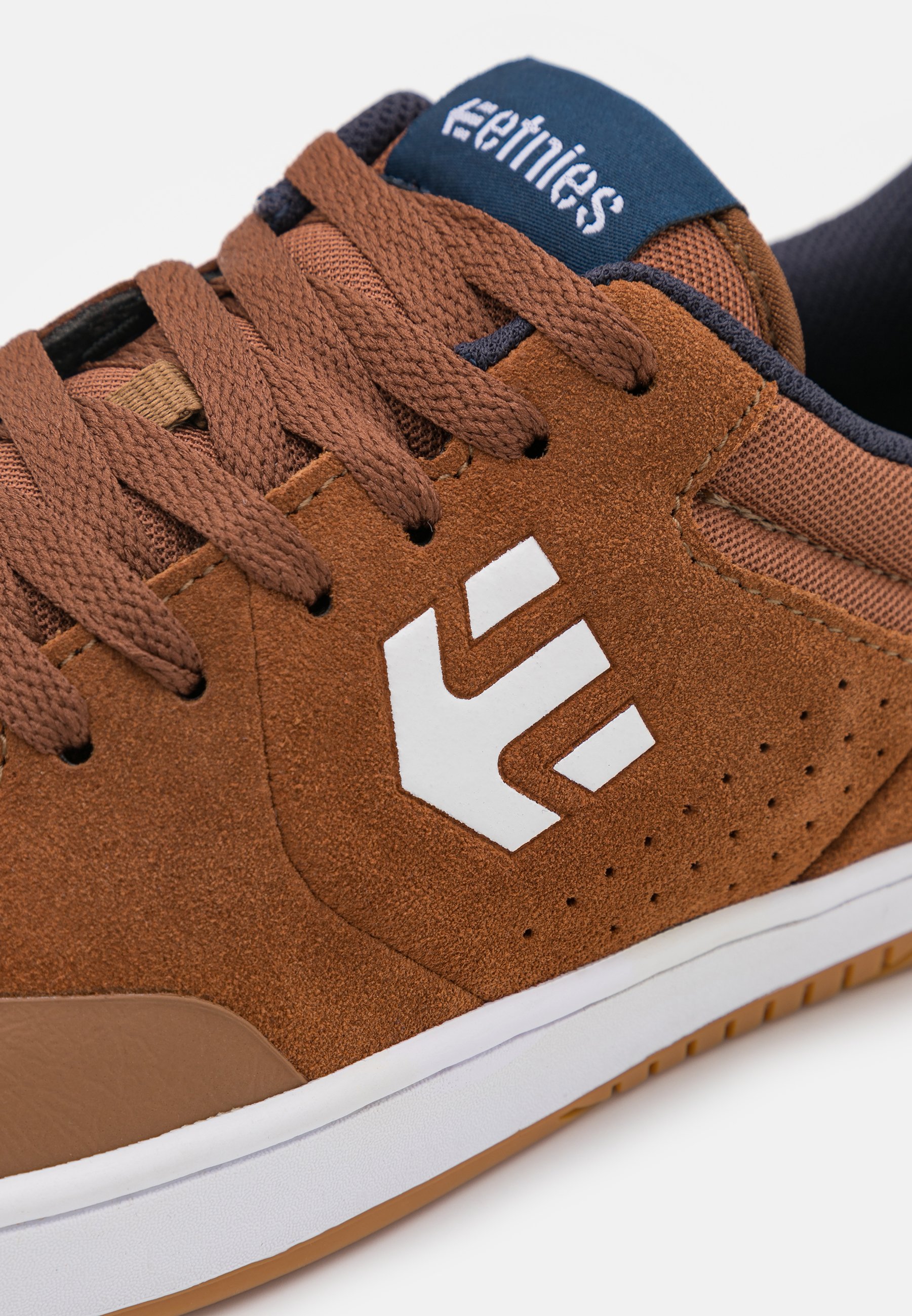 etnies marana brown