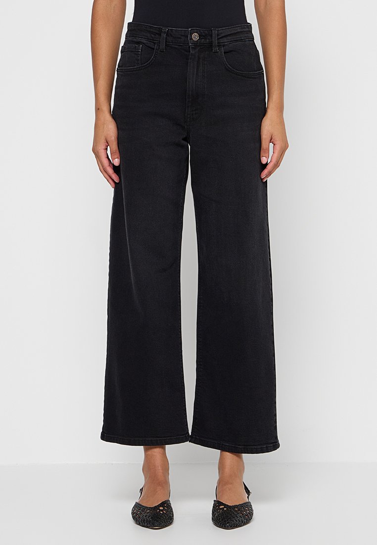 ONLY Petite Flared Jeans schwarz