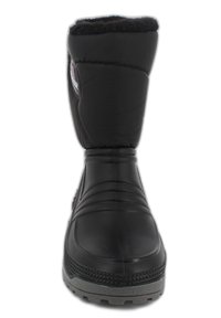 Schwarzer wasserdichter Stiefel mit genoppter Textil-Oberseite, weichem Futter, gepolstertem Schaft und profilierten Gummisohle für guten Grip. Mit einem seitlichen Logo-Patch.