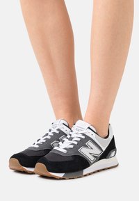 New Balance WL574 - Sapatilhas - black