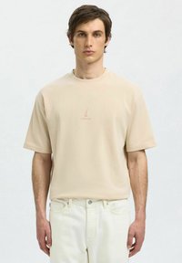 SLHLOOSEOSCAR GRAPHIC O NECK TEE - T-shirt print - oatmeal
