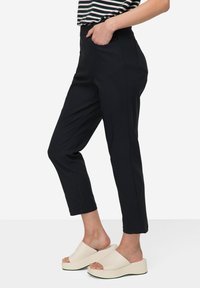 LAURASØN Tygbyxor - black