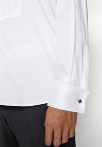 KARL LAGERFELD SHIRT MODERN FIT - Dalykiniai marškiniai - white