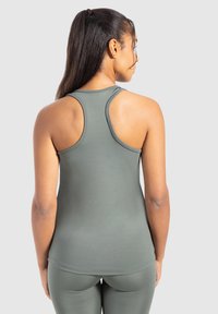 Smilodox MEGGY RACERBACK TOP - Top - grün