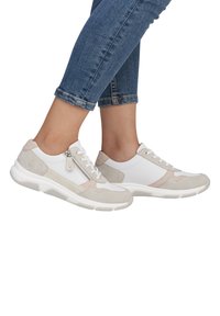 Remonte SNEAKER - Baskets basses - beige