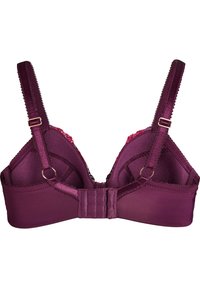 Svetlo vijolični modrček z čipkastimi detajli, nastavljivimi naramnicami in zaponko na hrbtni strani. Gladka tkanina in mehki, zaobljeni košarici.