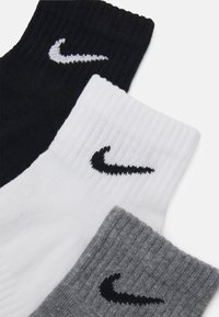 Nike Performance EVERYDAY ANKLE 3 PACK UNISEX - Calze sportive - white ...