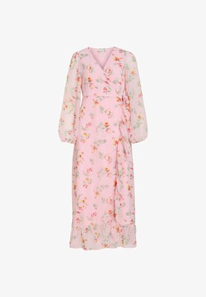 Rózsaszín midi átvetős ruha hosszú áttetsző ujjakkal, virágmintával, V-nyakkivágással, oldalsó megkötővel és fodros szegéllyel.