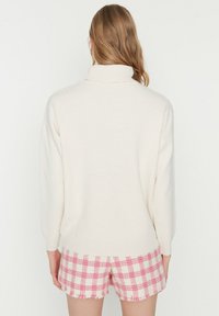 Trendyol Stickad tröja - beige