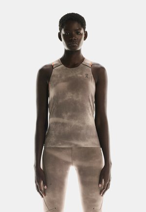 On PERFORMANCE - Top - cinder black